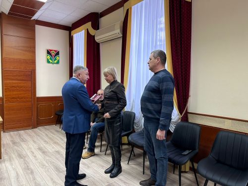 Лениногорскида хәрби бурычын үтәгәндә һәлак булган солдатның әнисенә Батырлык ордены таныклыгы тапшырдылар