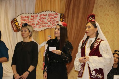 11нче гимназия Татарстанда Милли мәдәниятләр һәм гореф-гадәтләр елын әдәби көрәш белән башлады (+ фоторепортаж)