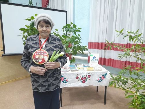 Сугышлы авылы Мәдәният йортында ветеран-укытучыларны хөрмәтләгәннәр