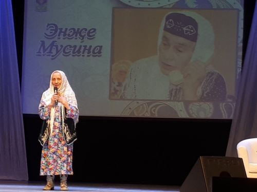 Лениногорск халык театрына өлеш керткән шәхесләрне искә алу кичәсе үткәннәрне яңартты
