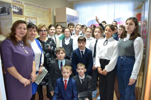 Мәктәп укучыларына яктылык кайтару элементларының мөһимлеге турында сөйләделәр
