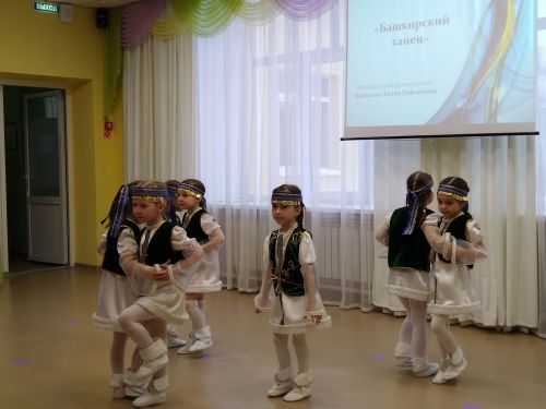 Лениногорскиның балалар бакчалары арасында бию бәйгесе үтте (+фотолар)