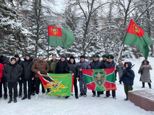 Лениногорскида «Мәңгелек ут» һәйкәленә чәчәкләр куйдылар