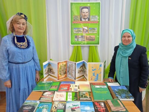 Куакбашта бөек галим Габдерәхим Утыз Имәнинең шәҗәрәләре буенча китап тәкъдим иттеләр