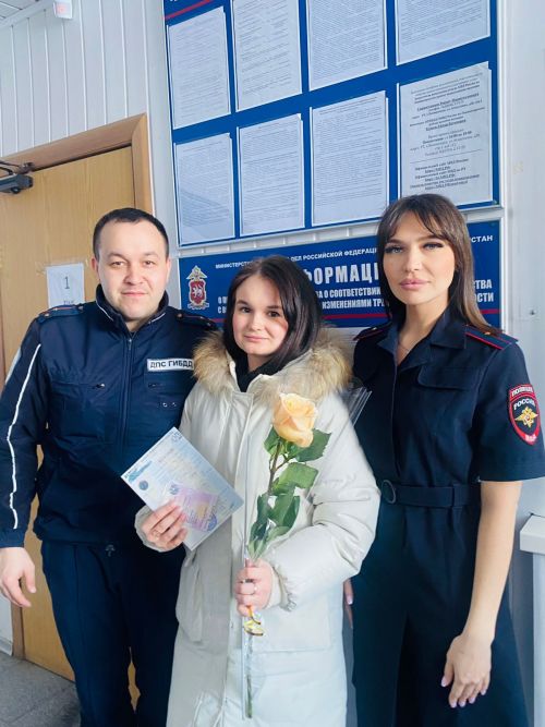 Лениногорскида «Автоледи өчен чәчәкләр» акциясе үткәрелде (+фотолар)