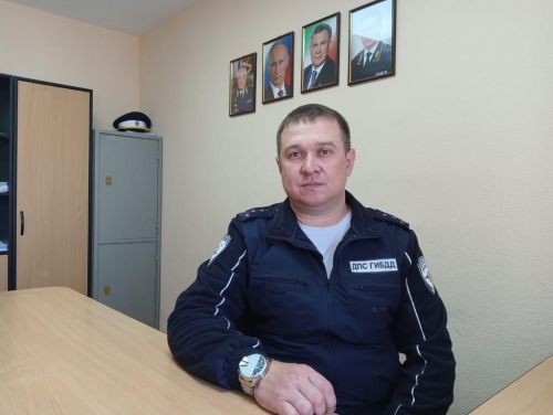 Лениногорск районы буенча Дәүләт автоинспекциясе начальнигы Айдар Хажиев якынлашып килүче 8 март белән котлый
