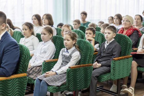 Лениногорскиның 4нче мәктәбендә беренче тапкыр Шамил Бикчурин исемендәге фәнни-практик конференция үтте