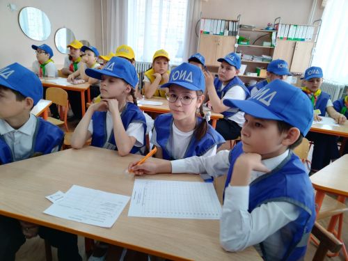 Лениногорскида  «Куркынычсыз тәгәрмәч» конкурсында яшь юл хәрәкәте инспекторларының 20 командасы көч сынашты (+фотолар)