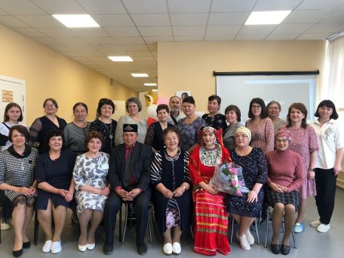 Людмила Аланлы Федотовкага - туган авылы мәктәбенә очрашуга кайтты