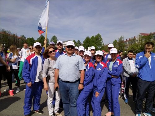 Лениногорскиның Үзәк мәйданында 1 май эстафетасы үтте (+фотолар)