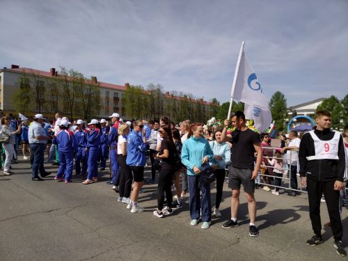 Лениногорскиның Үзәк мәйданында 1 май эстафетасы үтте (+фотолар)