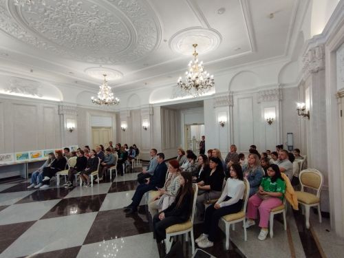 Лениногорск ЗАГС бүлегендә «Минем гаиләм-минем байлыгым»  рәсемнәр күргәзмәсе оештырылды