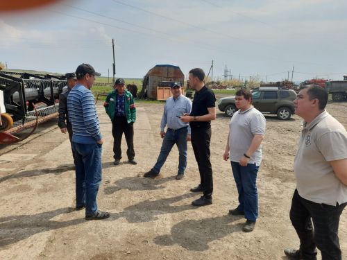 Лениногорск аграр предприятиеләре арасында азык әзерләү техникасының әзерлеге буенча конкурс узды
