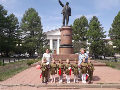 20нче балалар бакчасы Бөек Җиңү көне уңаеннан адреслы котлаулар ясады