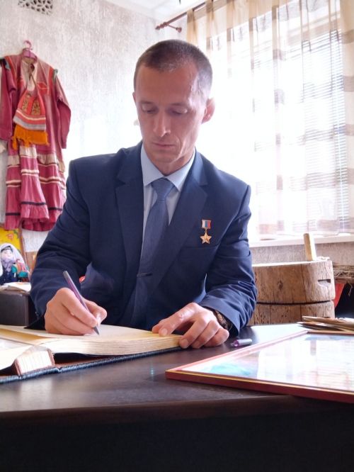 Лениногорск Балалар йорты тәрбияләнүчеләре Россия космонавты белән очрашты