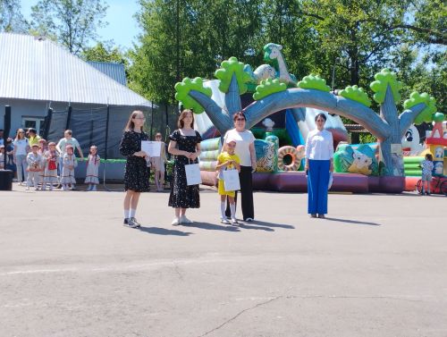 Халыкара балаларны яклау көне бәйрәмендә «Минем гаиләм-минем байлыгым» конкурсы җиңүчеләрен котладылар