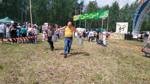 Сабантуйда халык уеннарында катнашучылар күп (+фотолар)