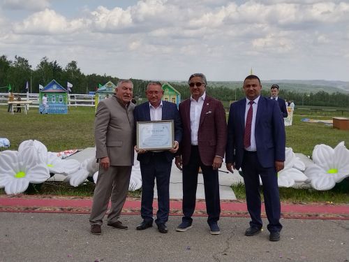 Сабантуйда район аграр хуҗалыкларында эшләүчеләрне тәбрикләделәр(+фотолар)