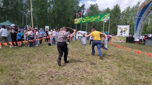 Сабантуйда халык уеннарында катнашучылар күп (+фотолар)