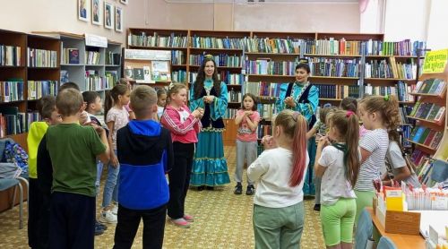 Лениногорск китапханәсендә балалар өчен Сабантуй узды