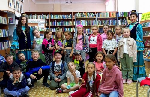Лениногорск китапханәсендә балалар өчен Сабантуй узды