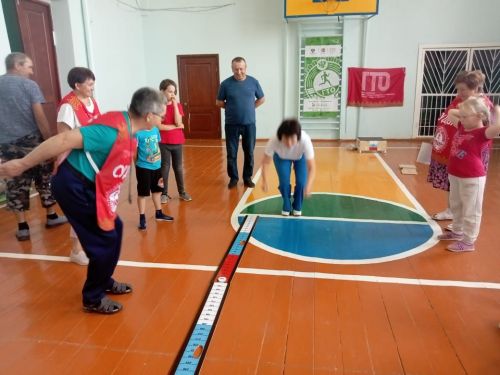 Иске Иштирәк мәктәбе укучылары әти-әниләре белән ГТО тапшырды (+фотолар)