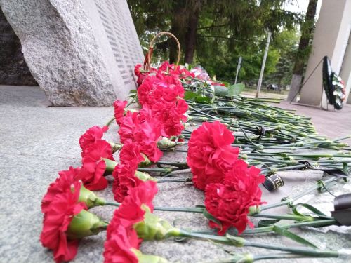 Лениногорскиның Геройлар аллеясында Хәтер һәм кайгы көне үткәрелде (+фото һәм видео)