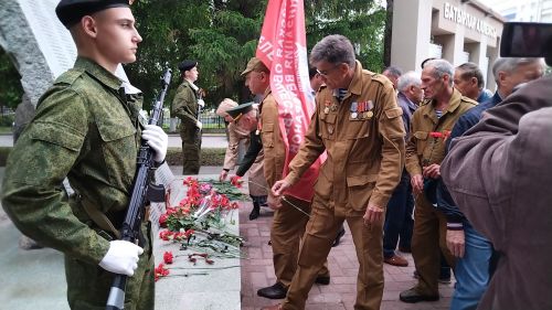 Лениногорскиның Геройлар аллеясында Хәтер һәм кайгы көне үткәрелде (+фото һәм видео)