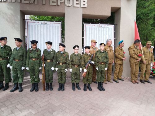 Лениногорскиның Геройлар аллеясында Хәтер һәм кайгы көне үткәрелде (+фото һәм видео)