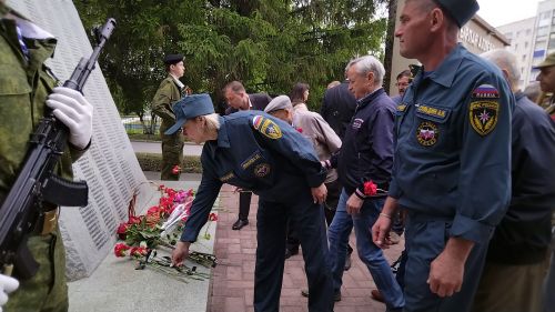 Лениногорскиның Геройлар аллеясында Хәтер һәм кайгы көне үткәрелде (+фото һәм видео)