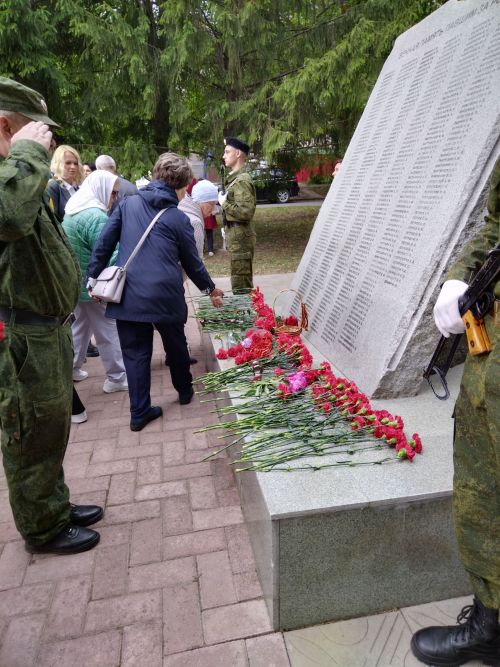 Лениногорскиның Геройлар аллеясында Хәтер һәм кайгы көне үткәрелде (+фото һәм видео)