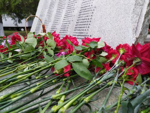 Лениногорскиның Геройлар аллеясында Хәтер һәм кайгы көне үткәрелде (+фото һәм видео)