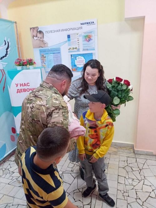Мобилизацияләнгән лениногорскилы бала тудыру йортыннан хатынын һәм кызын каршы алу өчен кайтты