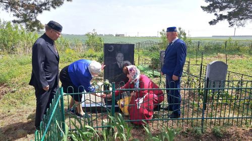 «Чишмә»леләр Разим Вәлиуллинның туган ягында искә алу кичәсендә булдылар