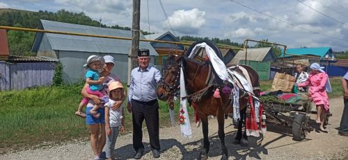 Таһир Шәмсуаров: урам буйлап капка төпләрендә татарның гасырлардан килгән җырларын башкардык