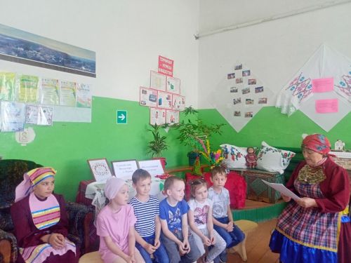 Федотовка мәдәният йортында фольклор иленә сәяхәт ясадылар