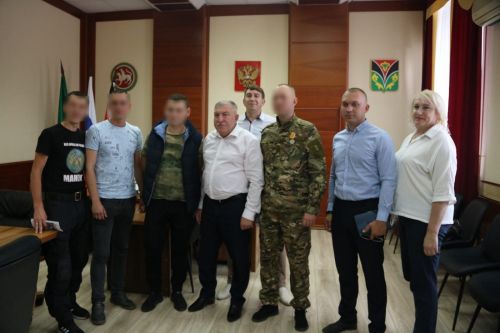 Район башлыгы Рәгать Хөсәеновта мобилизацияләнгән хәрбиләр булды