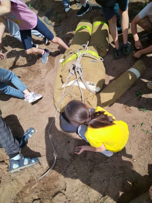 Лениногорскиның 10 нчы мәктәбе укучылары янгын частендә экскурсиядә булды (+ фотолар)