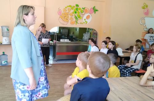 Лениногорскиның “Дружба” лагерендә балаларга Гаилә, мәхәббәт һәм тугрылык көне турында сөйләделәр (+фотолар)