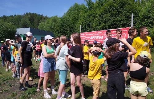 Лениногорскиның “Дружба” лагерендә балаларга Гаилә, мәхәббәт һәм тугрылык көне турында сөйләделәр (+фотолар)