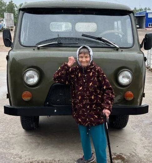 Бөгелмәдә яшәүче 73 яшьлек әби махсус хәрби операциядә катнашучыларга “буханка” җибәргән