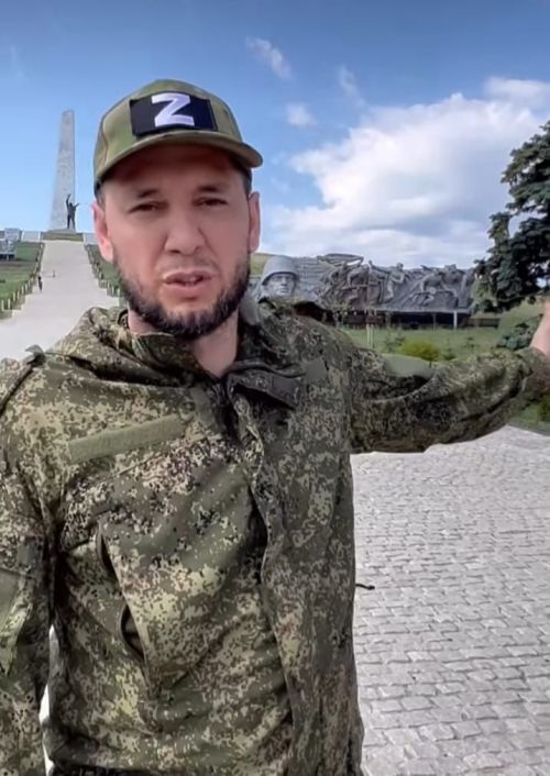 Украинадан кайткан Фирдүс Тямаев: “Үлә калсак, дип бәхилләштек… Дөнья хәлен белеп булмый бит”