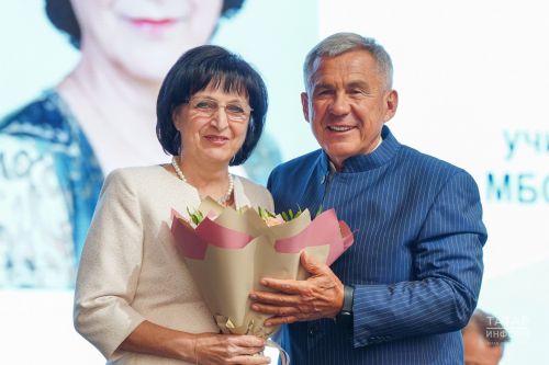 12нче лицей укытучысы дәүләт бүләгенә ия булды