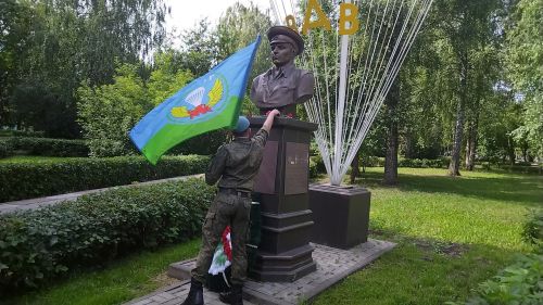 Лениногорскида Һава десанты гаскәрләре көненә митинг узды (+фотолар)