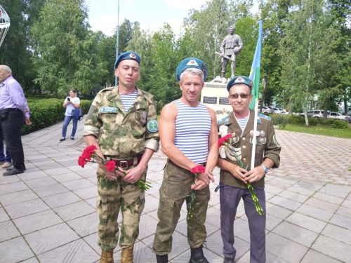 Лениногорскида Һава десанты гаскәрләре көненә митинг узды (+фотолар)