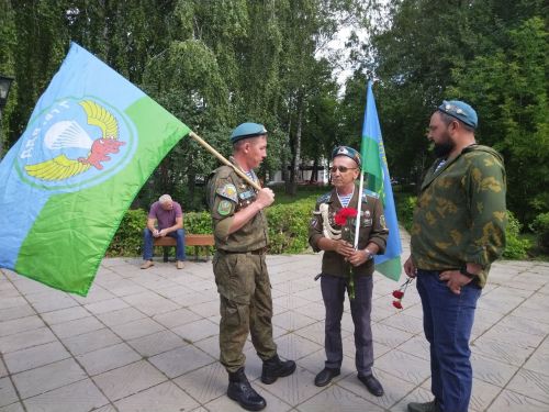 Лениногорскида Һава десанты гаскәрләре көненә митинг узды (+фотолар)