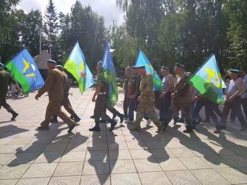 Лениногорскида Һава десанты гаскәрләре көненә митинг узды (+фотолар)