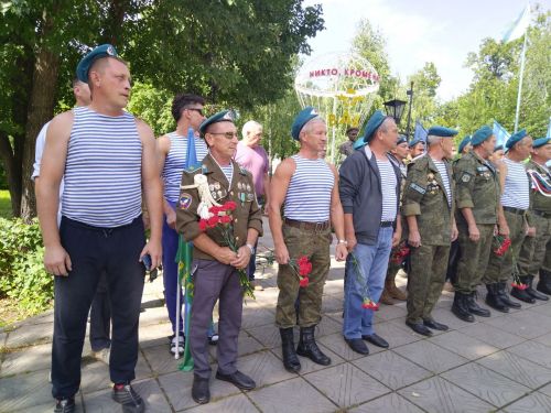 Лениногорскида Һава десанты гаскәрләре көненә митинг узды (+фотолар)