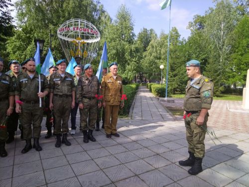 Лениногорскида Һава десанты гаскәрләре көненә митинг узды (+фотолар)