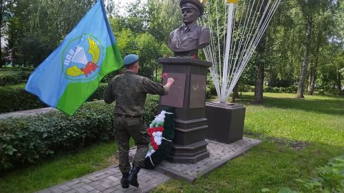 Лениногорскида Һава десанты гаскәрләре көненә митинг узды (+фотолар)